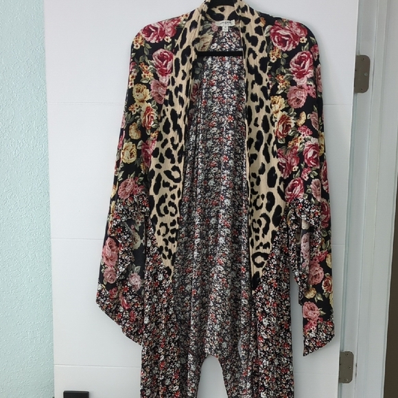 Umgee Floral and Leopard Print Kimono Asymmetrical Open Front Beach Cover Up - Picture 1 of 8